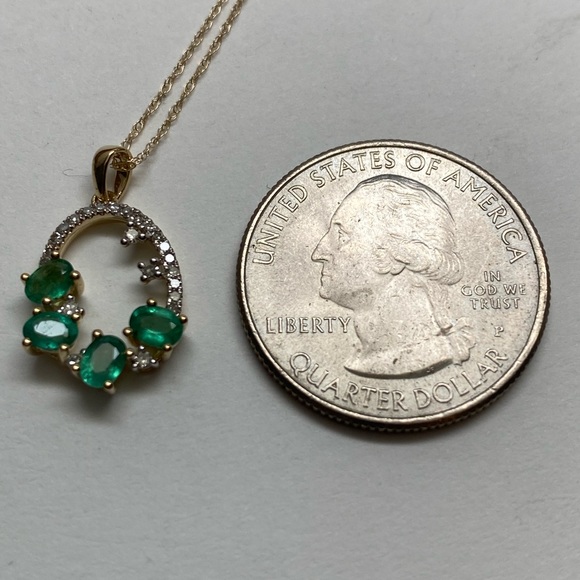 10k Yellow Gold Natural Emerald and Diamond Cluster Pendant with Chain NEW - Picture 3 of 16